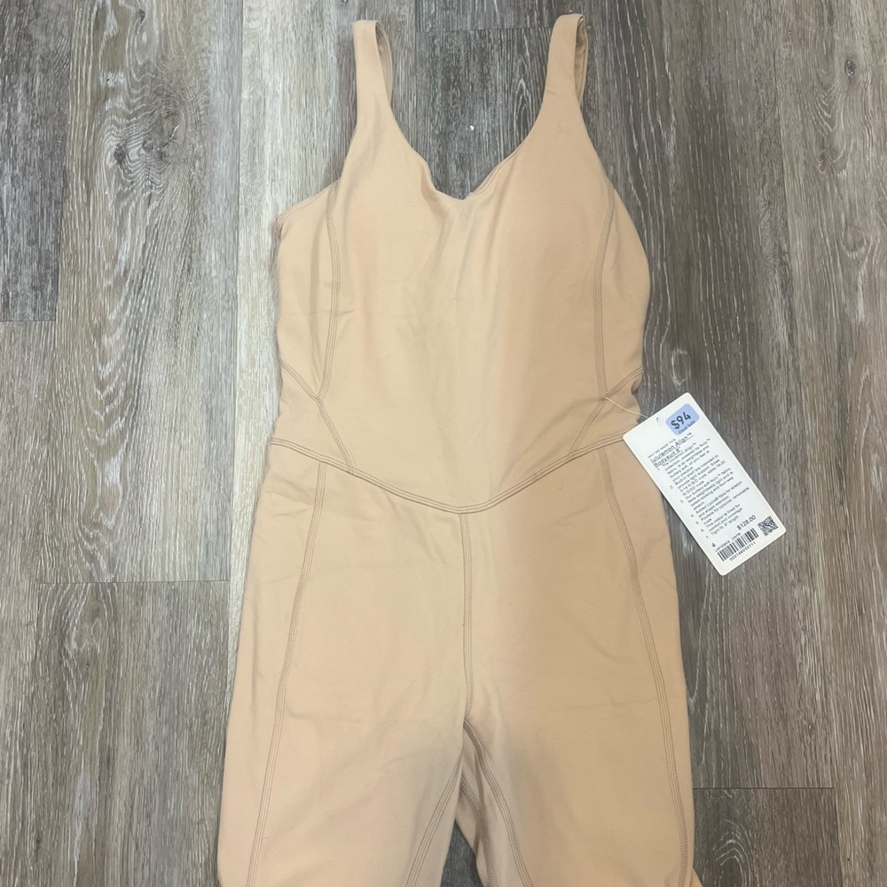 NWT LULULEMON ALIGN BODYSUIT 8”